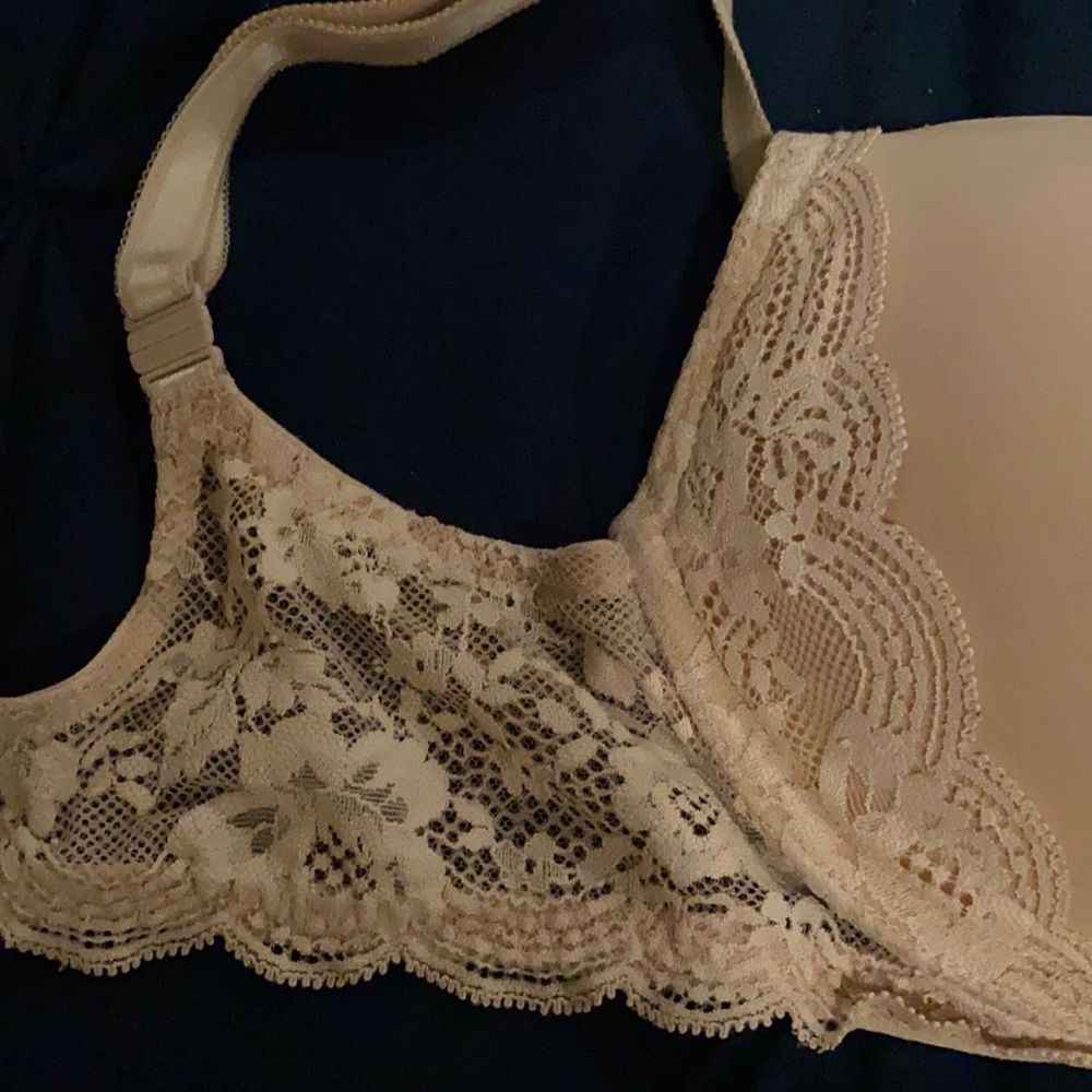 Women’s Victoria Secret push up bra